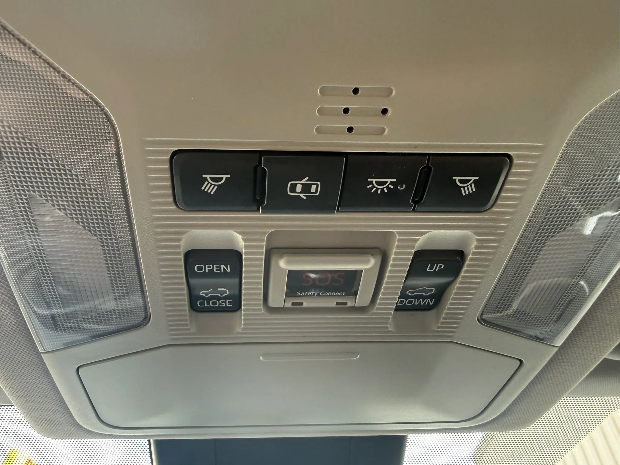Used 2019 Toyota RAV4 XLE w/ Carpet Mat Package FWD image 19