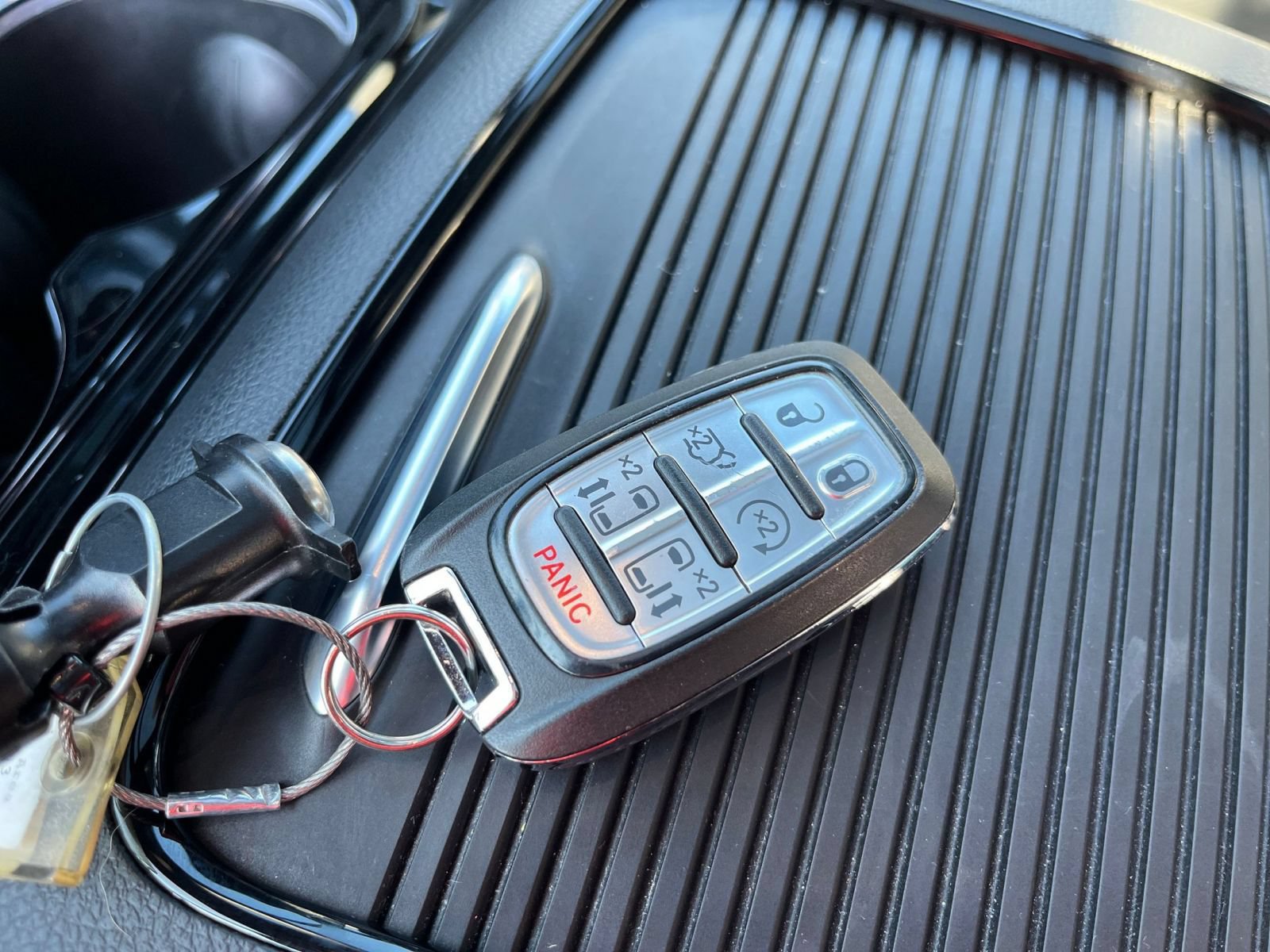 Used 2025 Chrysler Pacifica Limited FWD image 21