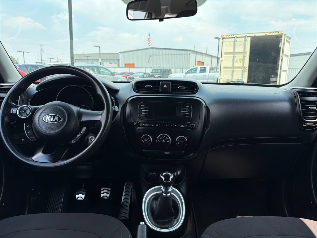 Used 2015 Kia Soul FWD image 12