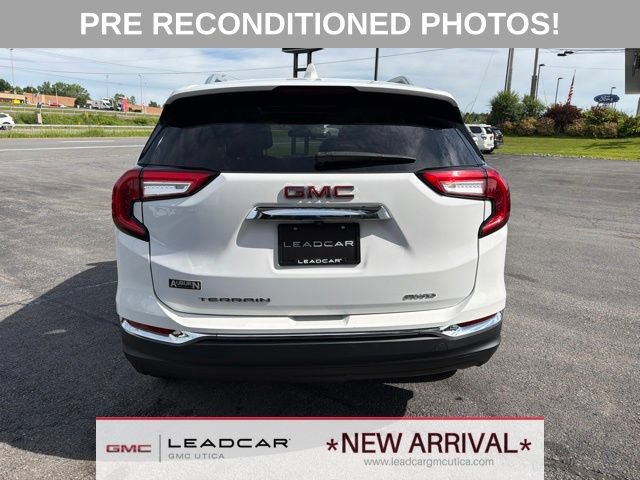 Used 2022 GMC Terrain SLT w/ LPO, Floor Liner Package AWD/4WD image 4