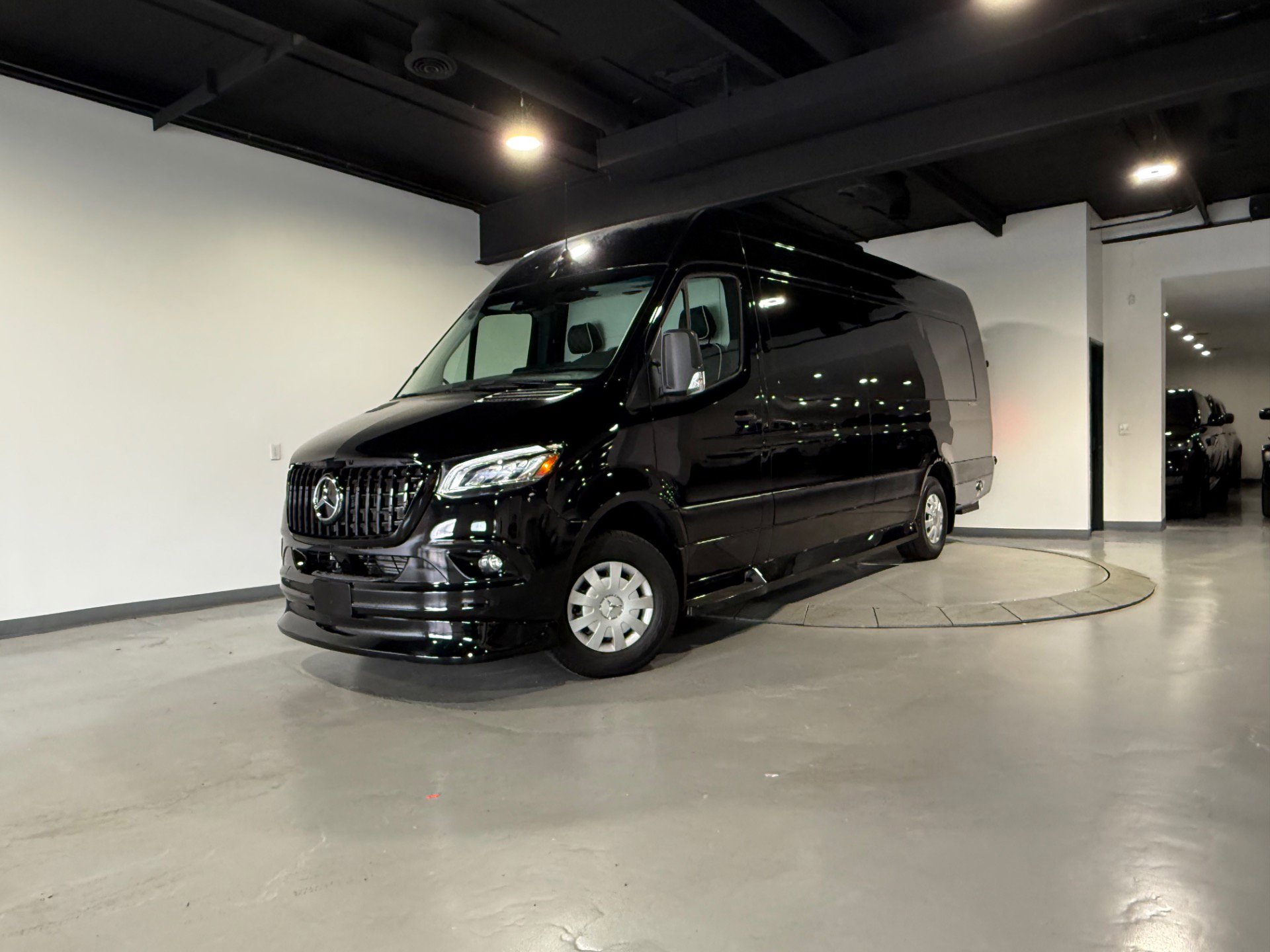 Used 2022 Mercedes-Benz Sprinter 3500 image 3
