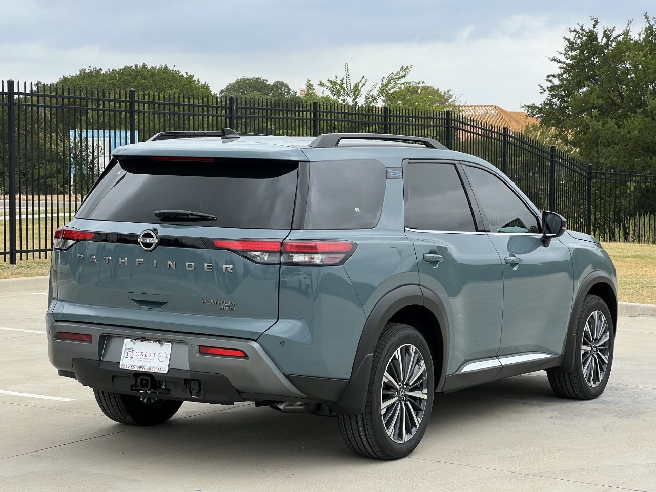 New 2026 Nissan Pathfinder Platinum AWD/4WD image 4
