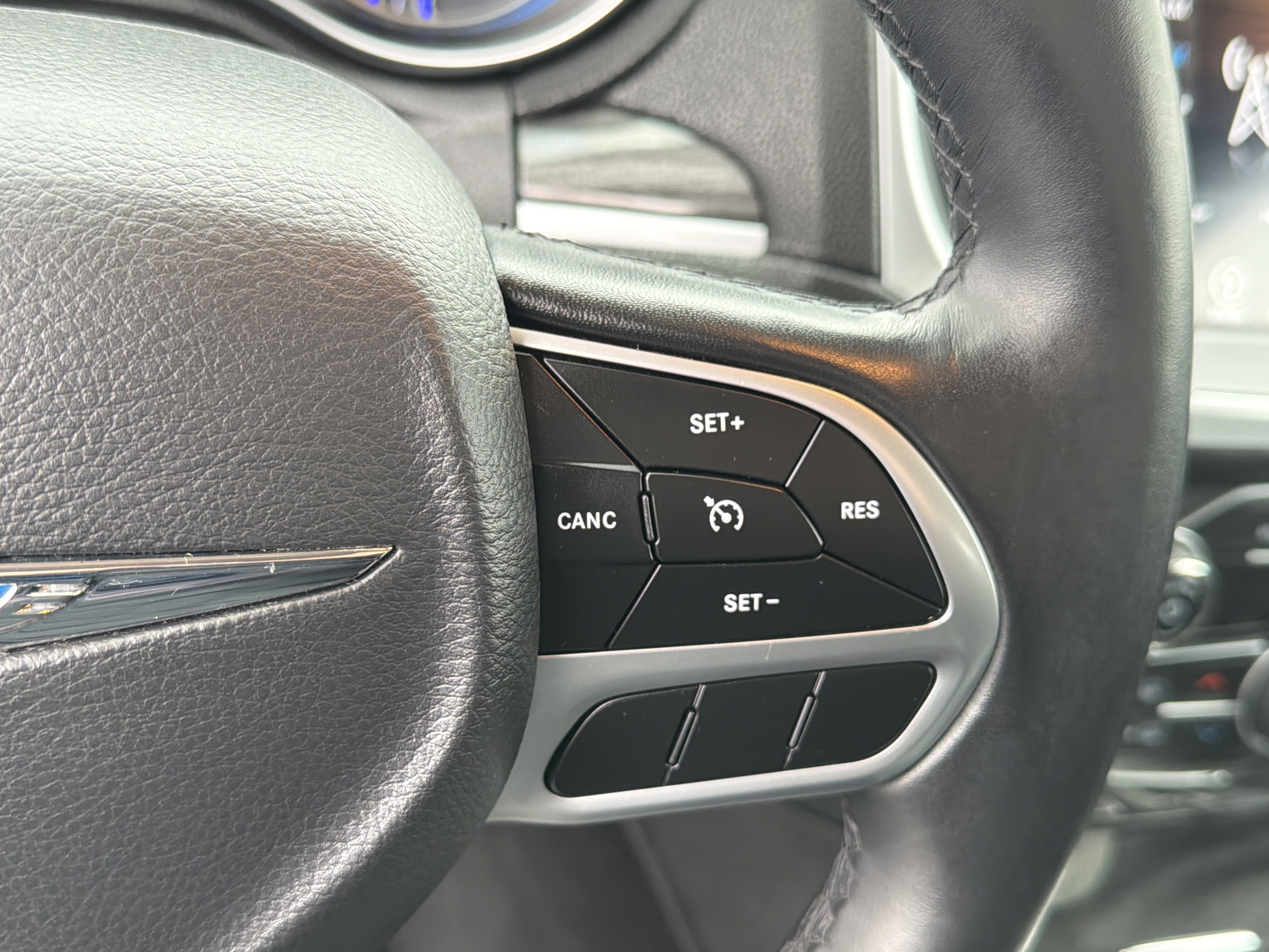 Used 2019 Chrysler 300 Touring L w/ Quick Order Package 22F image 18