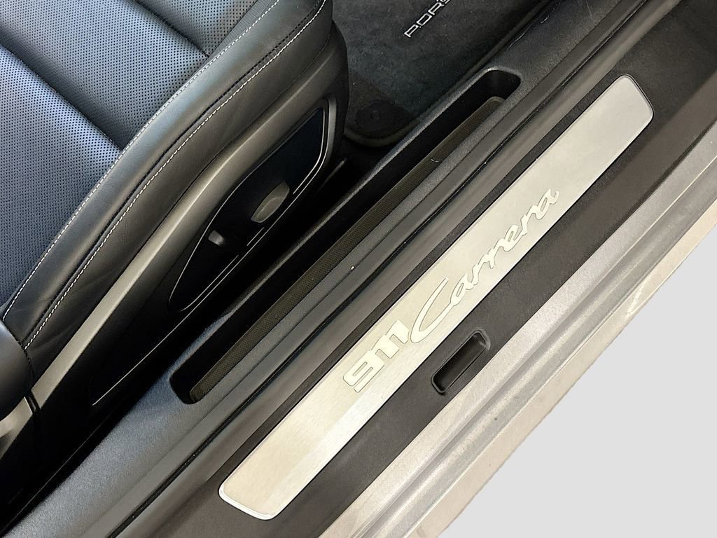 Used 2022 Porsche 911 Carrera RWD image 26