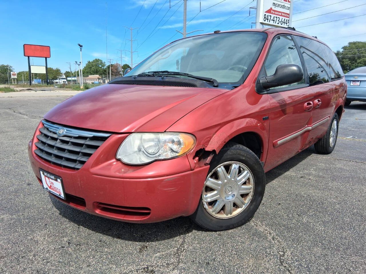 Used 2007 Chrysler Town & Country Touring FWD image 1