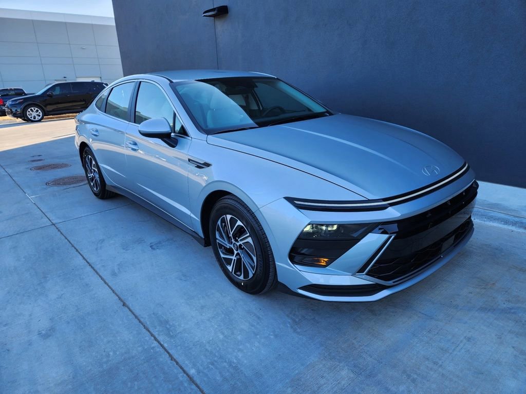 New 2026 Hyundai Sonata Blue FWD image 3