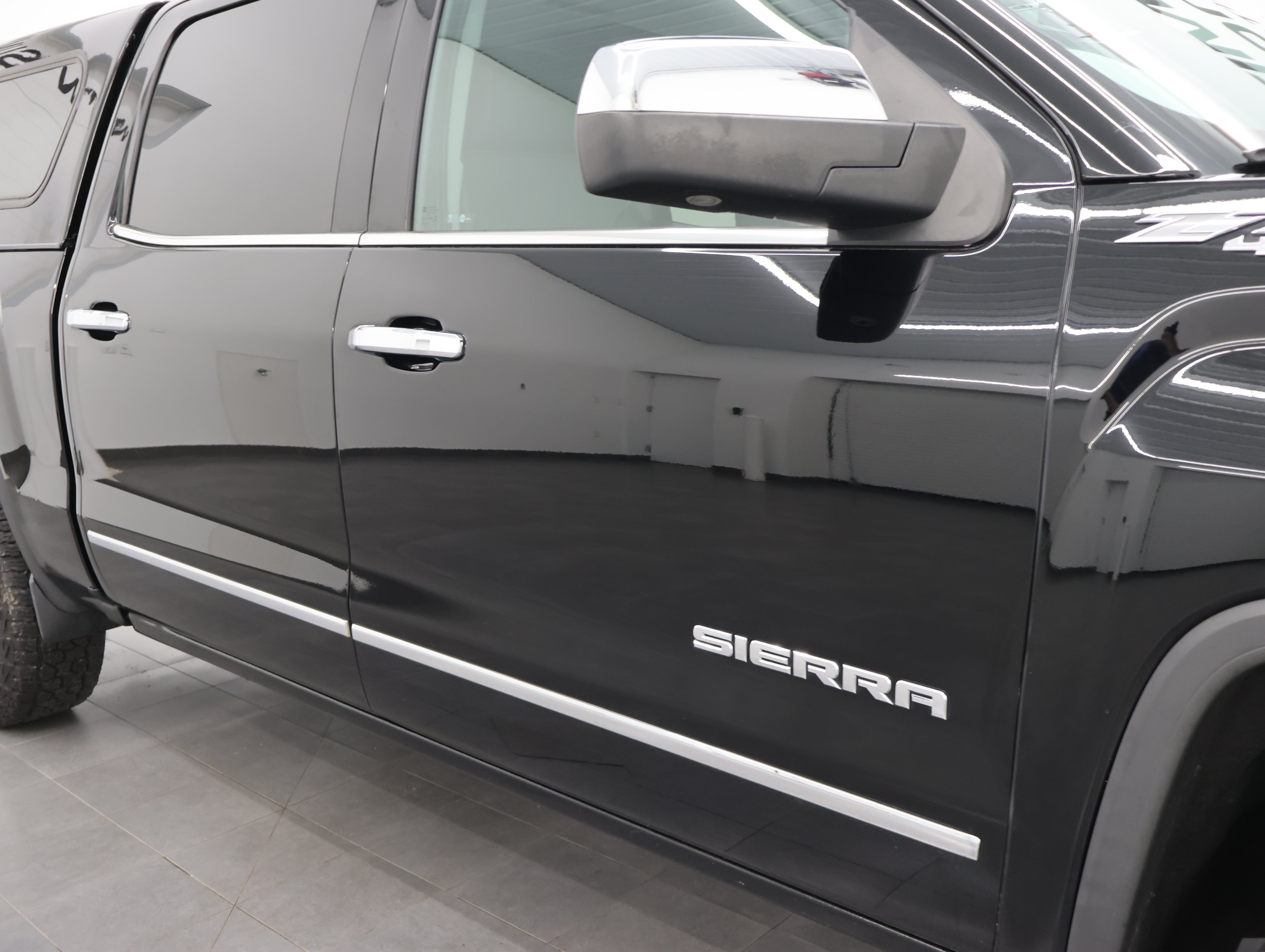Used 2017 GMC Sierra 1500 SLT w/ Suspension Package, Off-Road AWD/4WD image 23