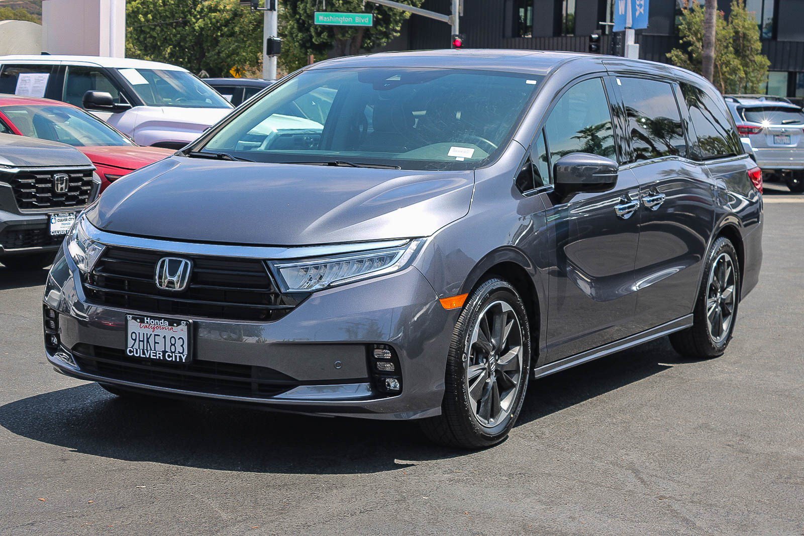 Certified 2023 Honda Odyssey Elite image 3