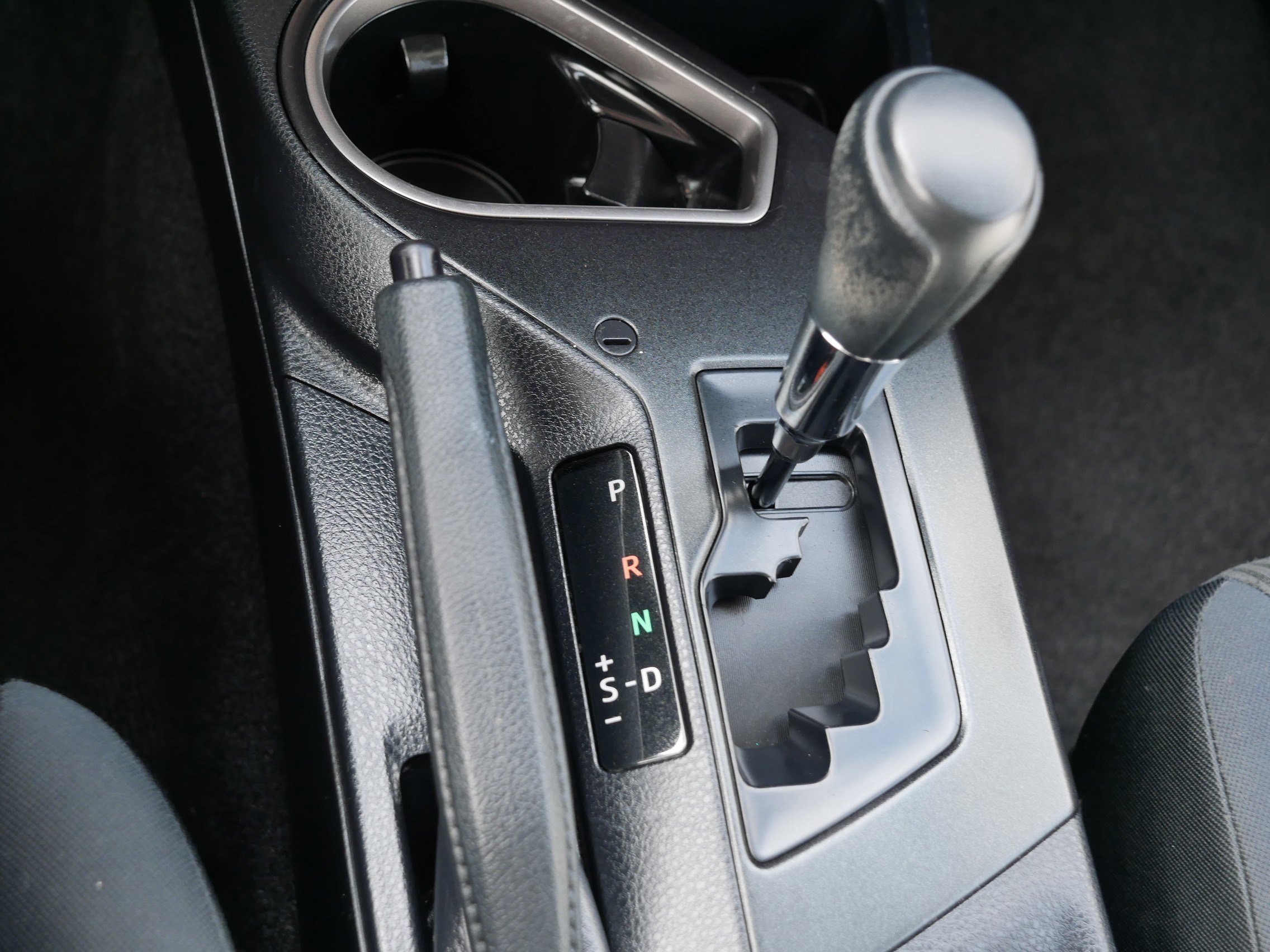 Used 2017 Toyota RAV4 LE w/ All Weather Liner Package AWD/4WD image 24