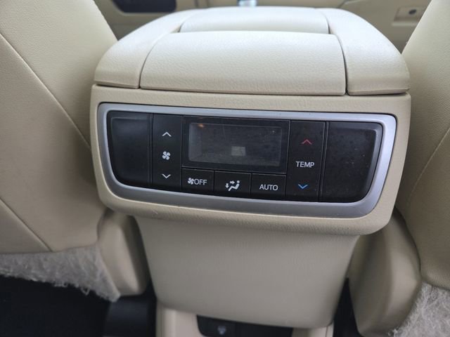 Used 2014 Toyota Highlander Limited w/ Driver Technology Package image 16