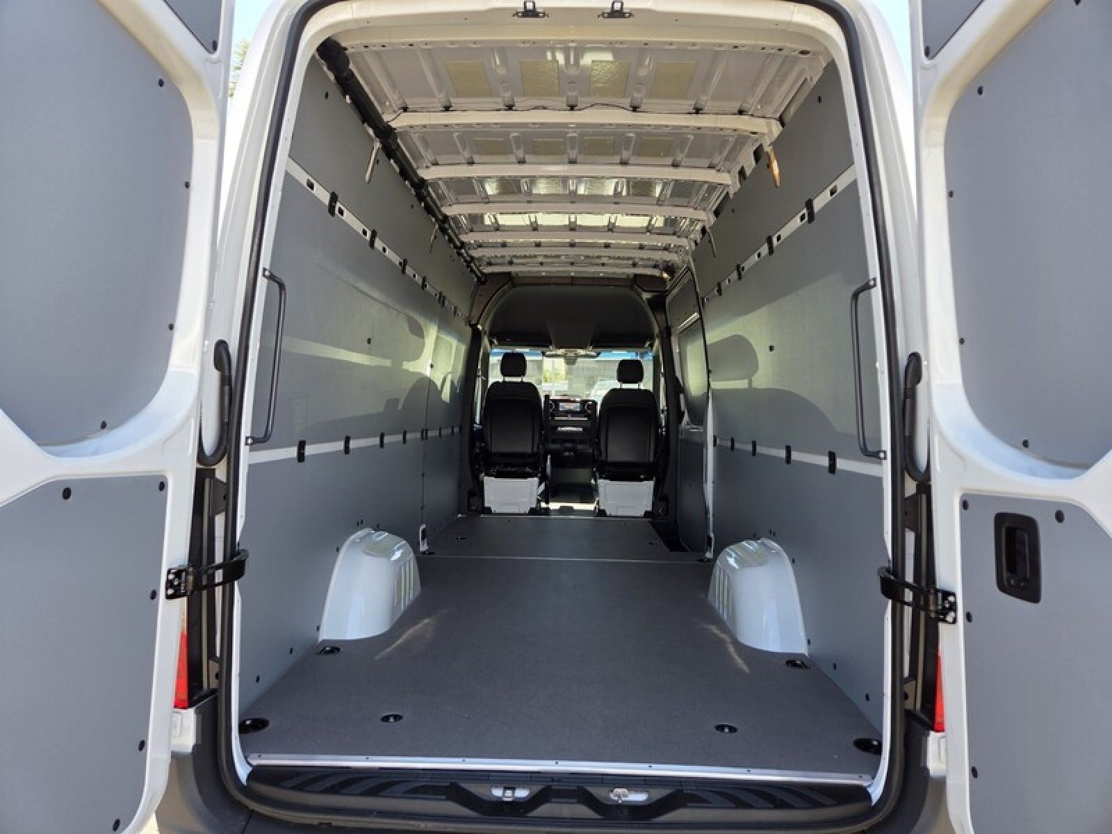 New 2026 Mercedes-Benz Sprinter 2500 image 12