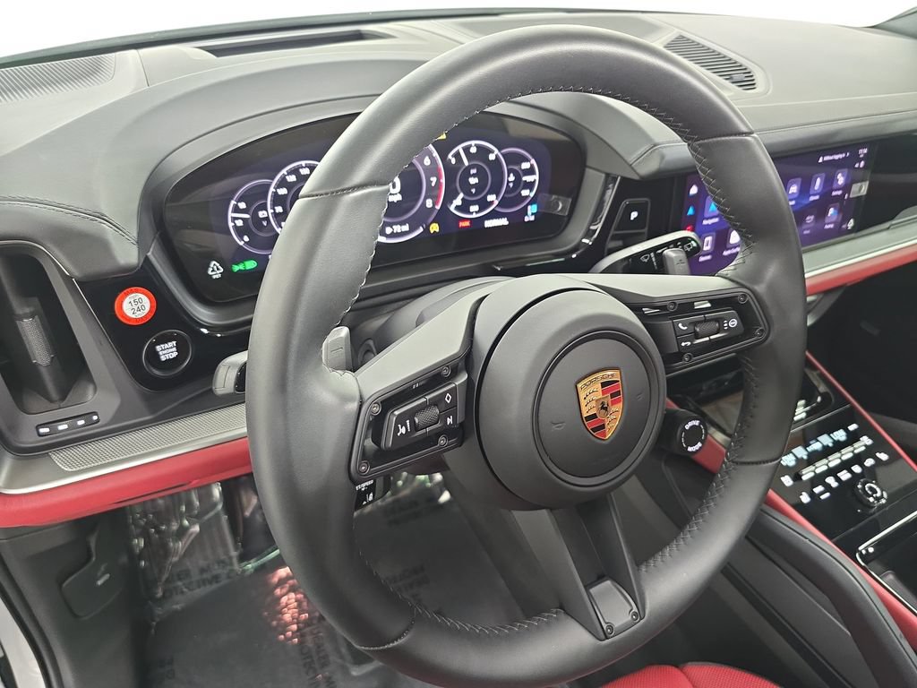 Certified 2026 Porsche Cayenne AWD/4WD image 4