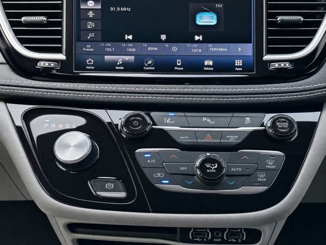 Used 2023 Chrysler Pacifica Touring-L FWD image 14