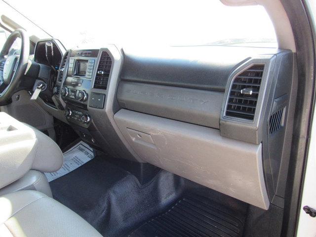 Used 2017 Ford F550 4x4 Regular Cab Super Duty image 15