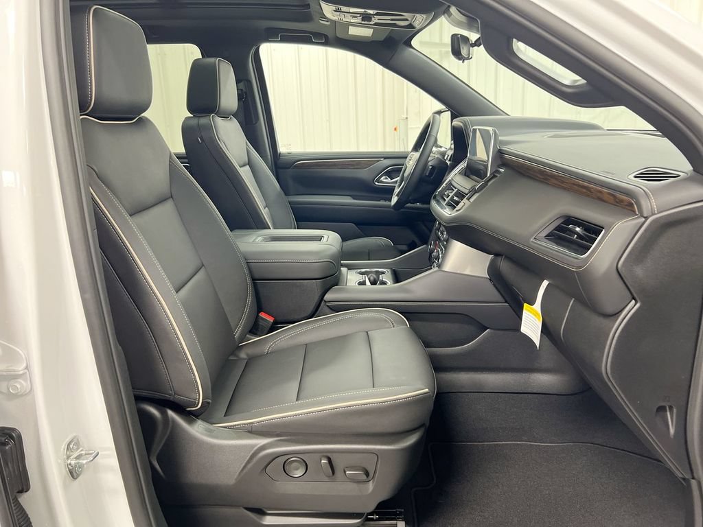 Used 2024 Chevrolet Tahoe Premier AWD/4WD image 23