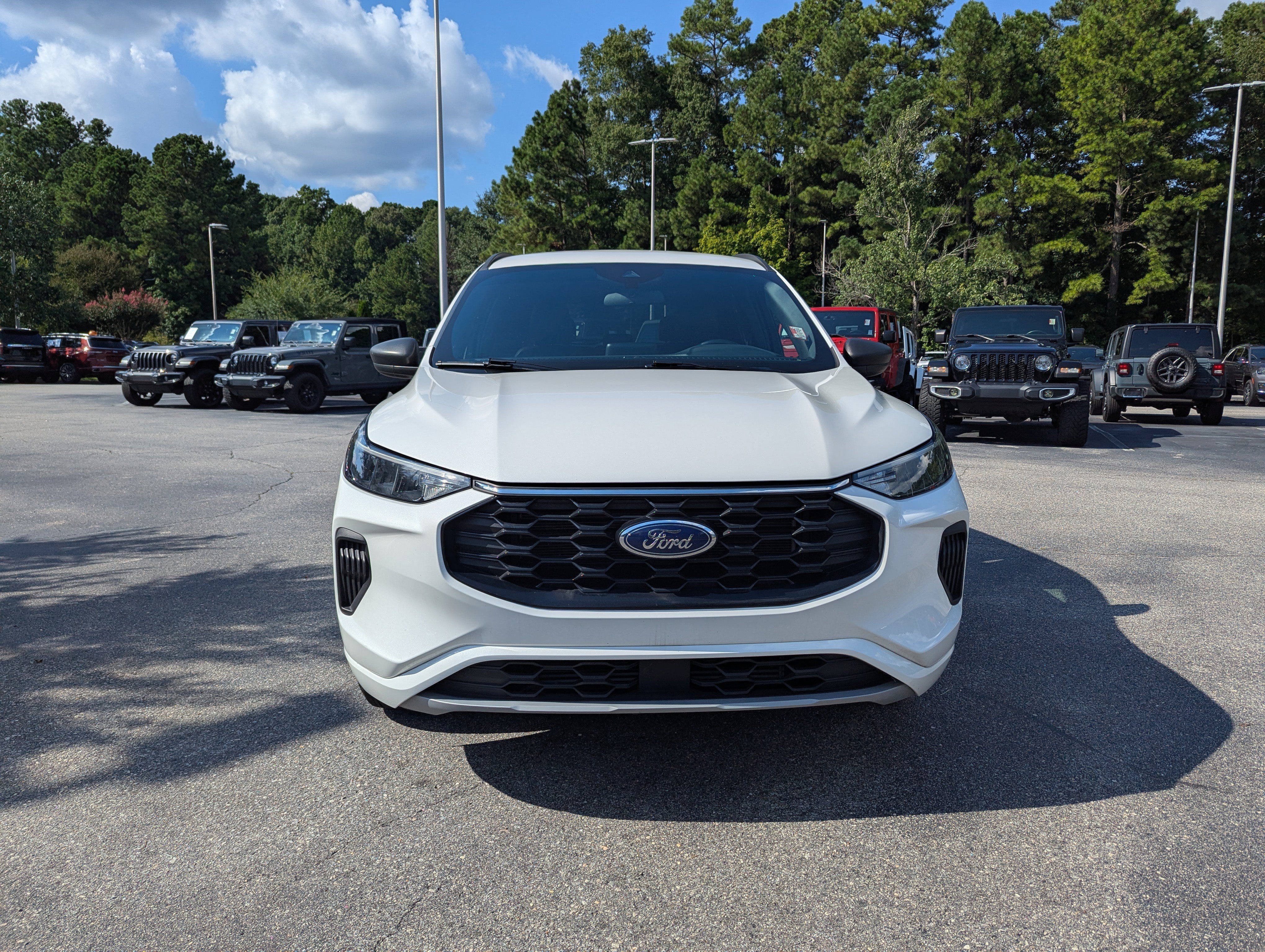 Used 2024 Ford Escape ST-Line image 2