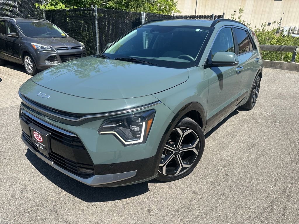 Used 2023 Kia Niro SX Touring