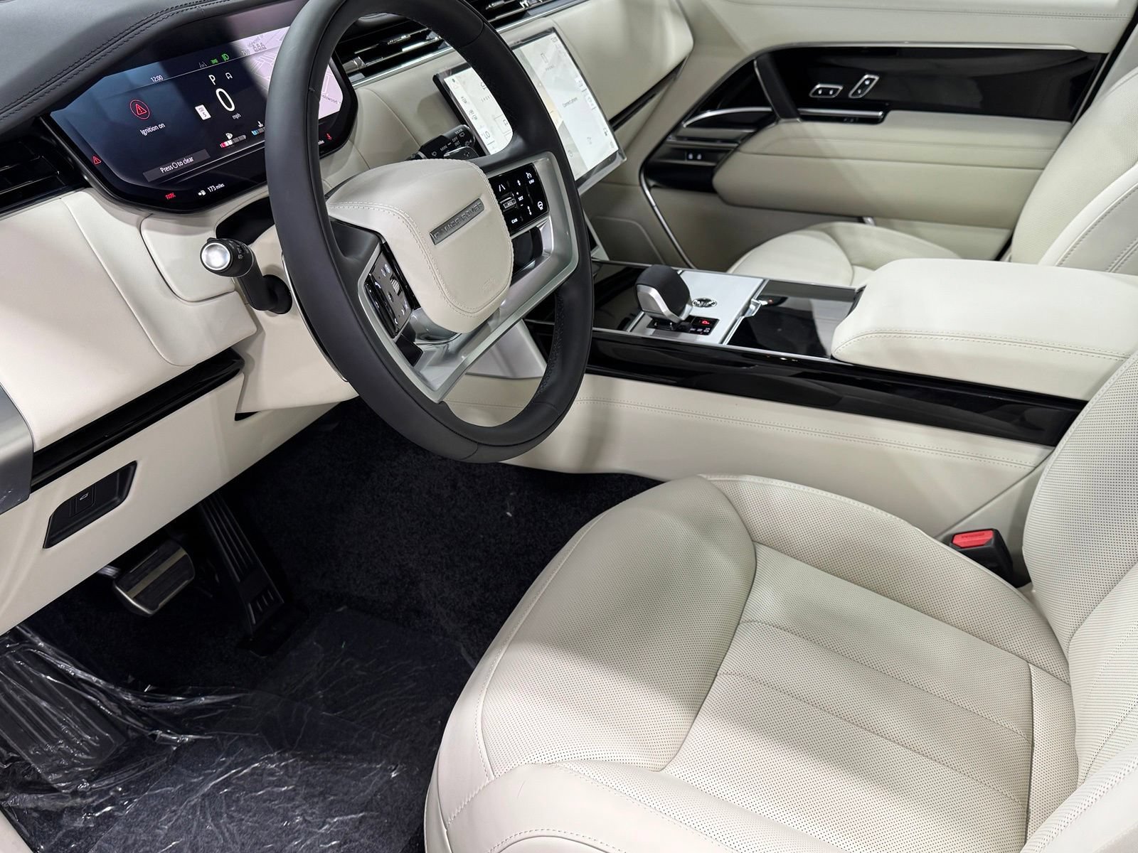 New 2026 Land Rover Range Rover SE AWD/4WD image 13