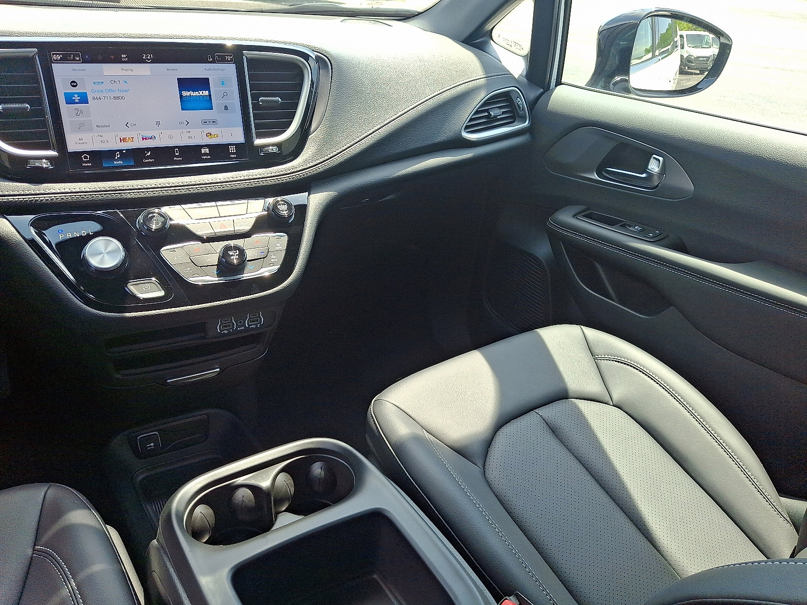 New 2025 Chrysler Pacifica Select image 12