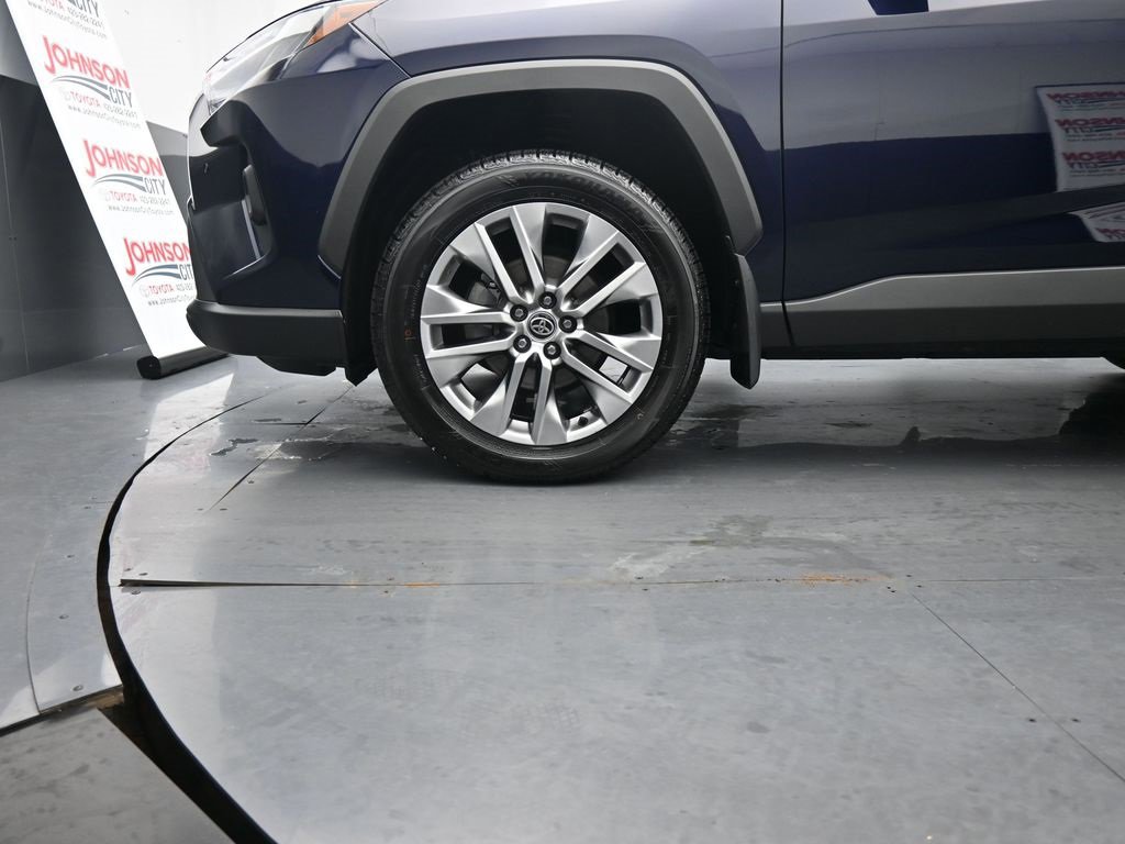 Used 2023 Toyota RAV4 XLE Premium image 15
