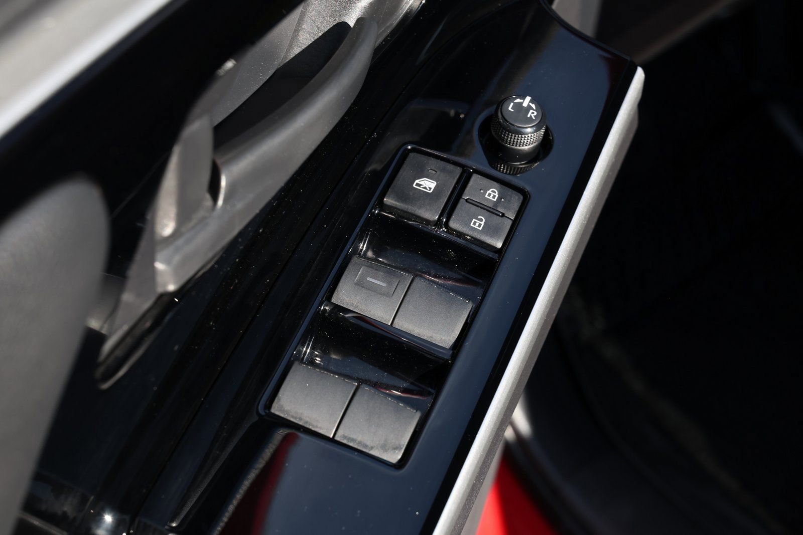 Used 2024 Toyota bZ4X XLE w/ Weather Package image 30