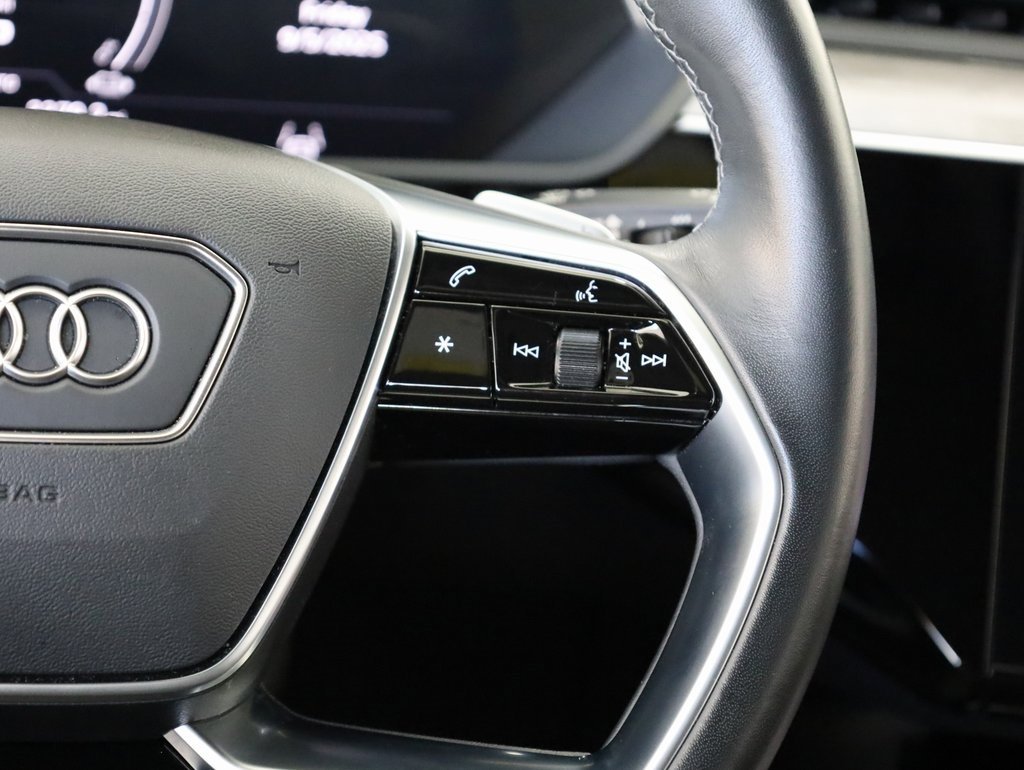 Used 2023 Audi e-tron Premium Plus w/ Premium Plus Package image 24