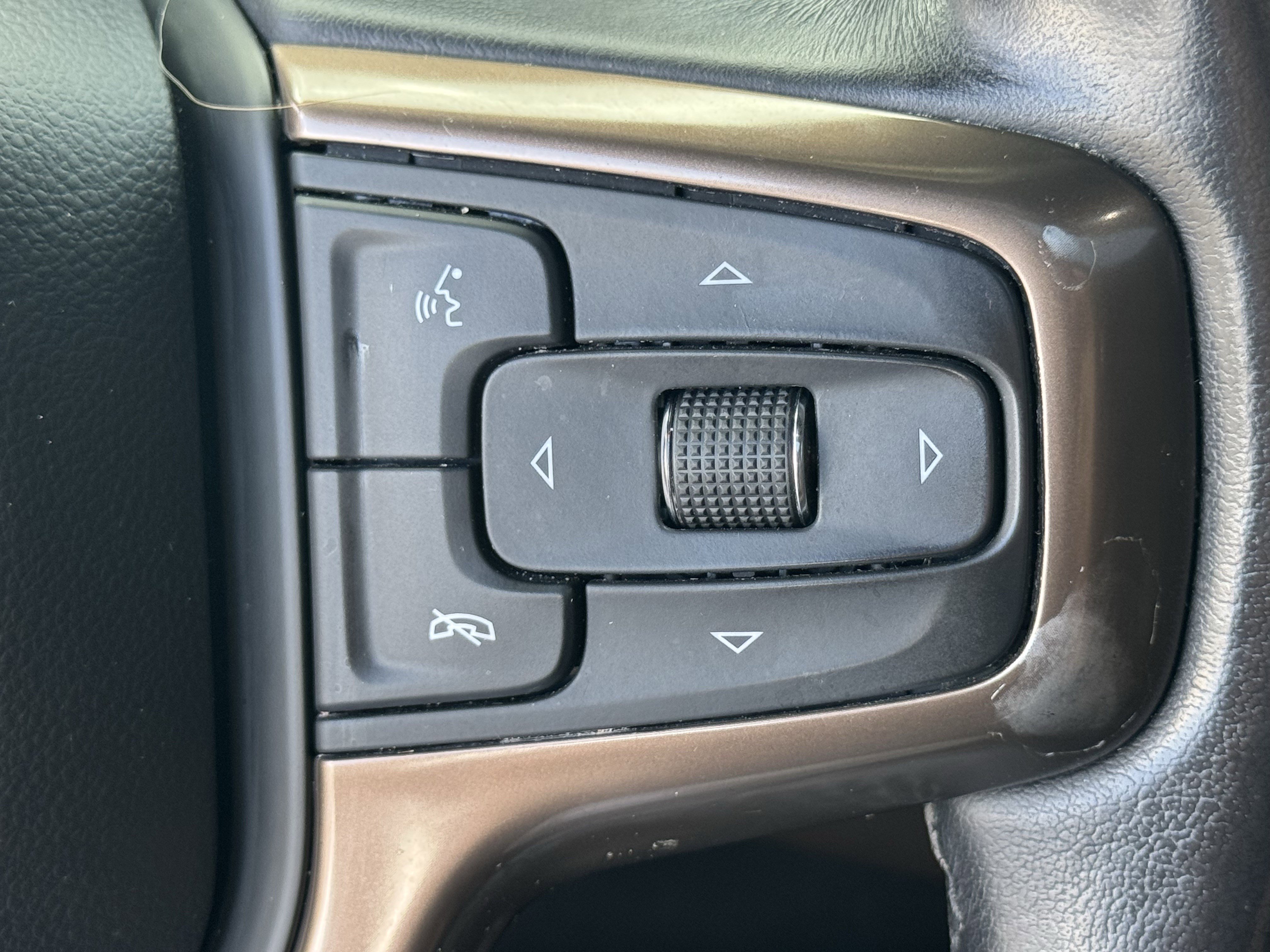 Used 2021 Chevrolet Tahoe High Country w/ Premium Package image 23