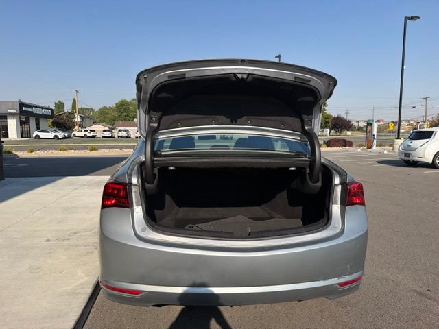 Used 2017 Acura TLX FWD image 8