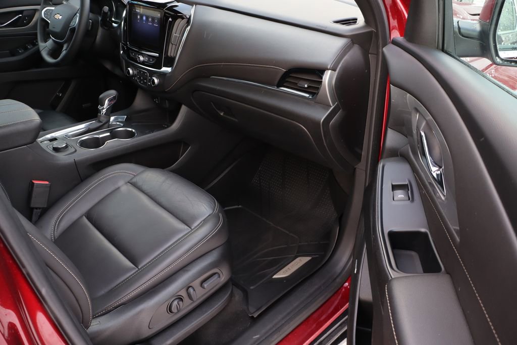 Used 2023 Chevrolet Traverse LT w/ LT Premium Package image 54