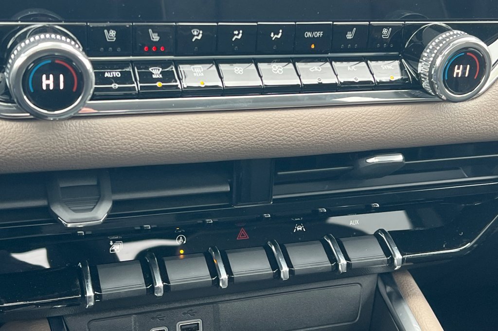 New 2026 GMC Canyon Denali image 17