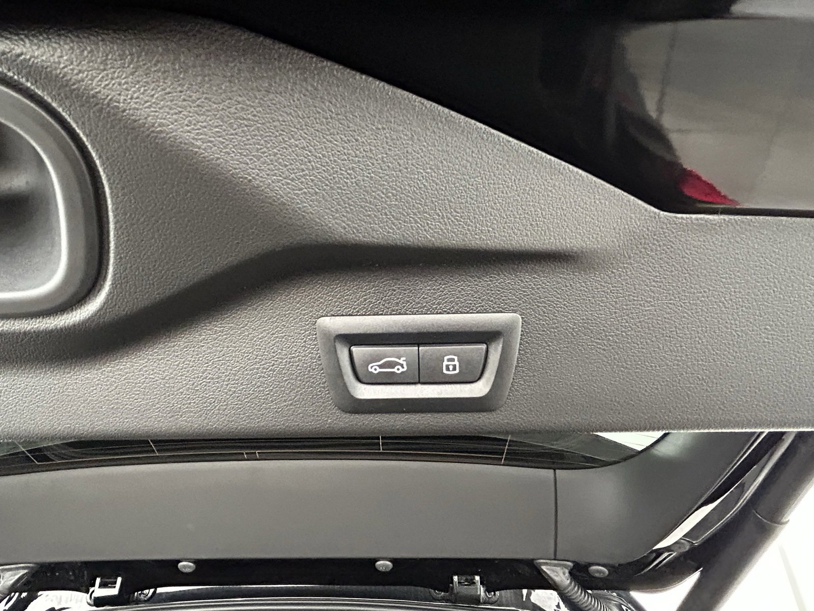 Used 2024 BMW X5 xDrive40i w/ Premium Package image 40