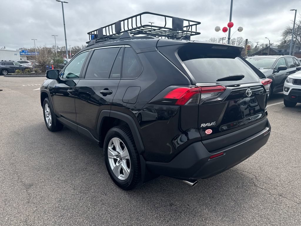 Used 2021 Toyota RAV4 XLE AWD/4WD image 5