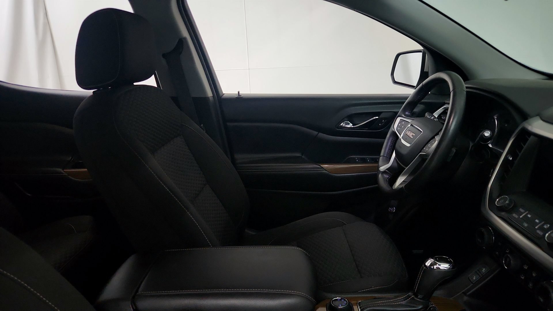 Used 2018 GMC Acadia SLE AWD/4WD image 29