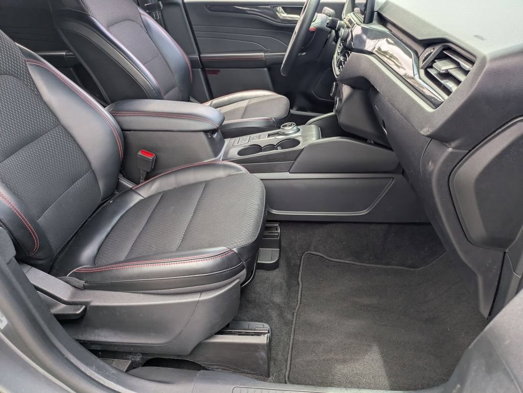 Used 2025 Ford Escape ST-Line AWD/4WD image 28