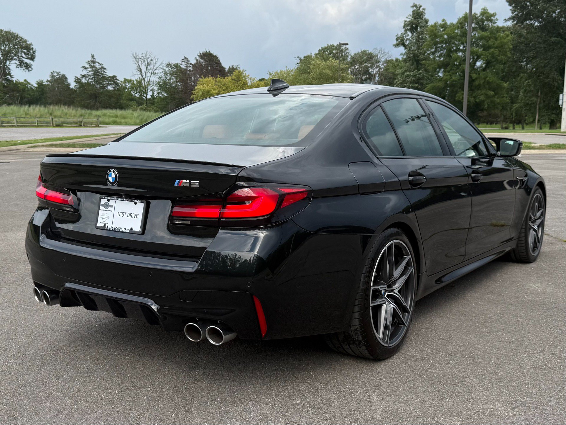 Used 2022 BMW M5 w/ Executive Package AWD/4WD image 3