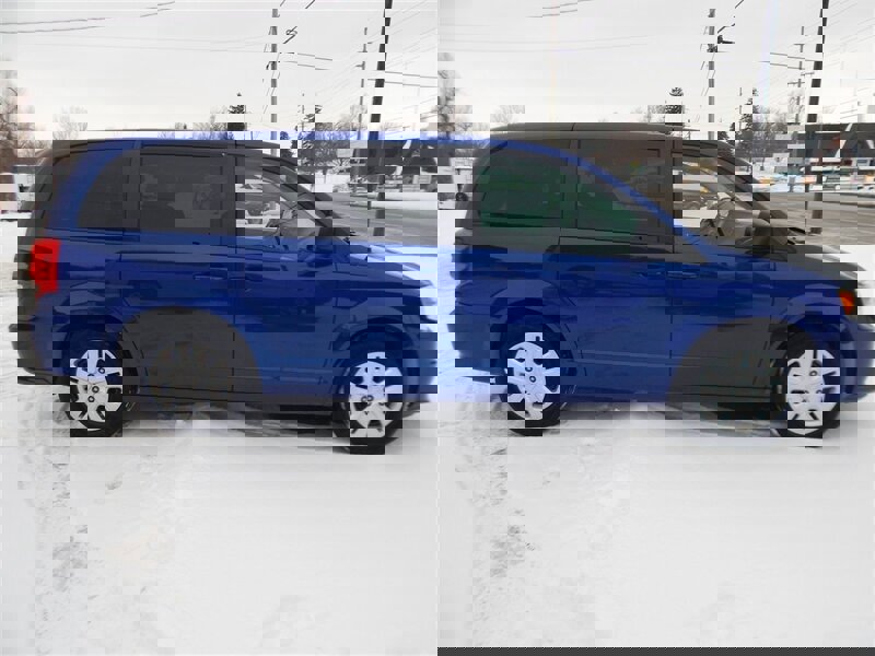 Used 2018 Dodge Grand Caravan SE w/ UConnect Hands-Free Group image 6