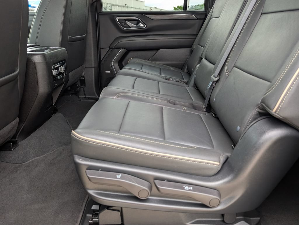 Used 2023 GMC Yukon XL SLT AWD/4WD image 21