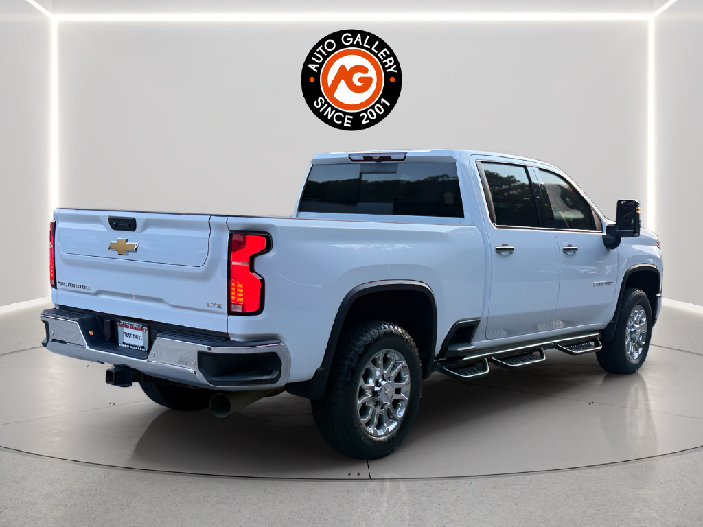 Used 2024 Chevrolet Silverado 3500 LTZ w/ LTZ Plus Package AWD/4WD image 7