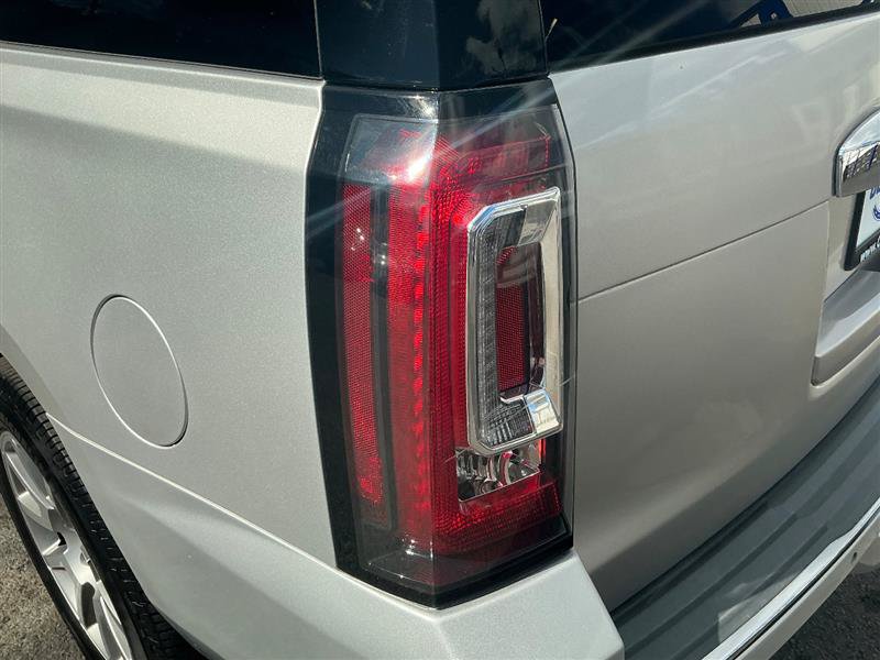 Used 2018 GMC Yukon Denali AWD/4WD image 12