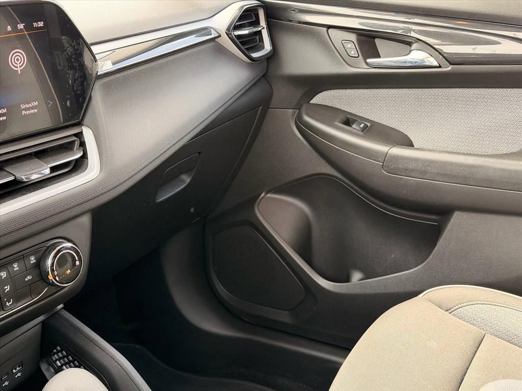 Used 2025 Chevrolet TrailBlazer LS w/ LS Convenience Package image 14