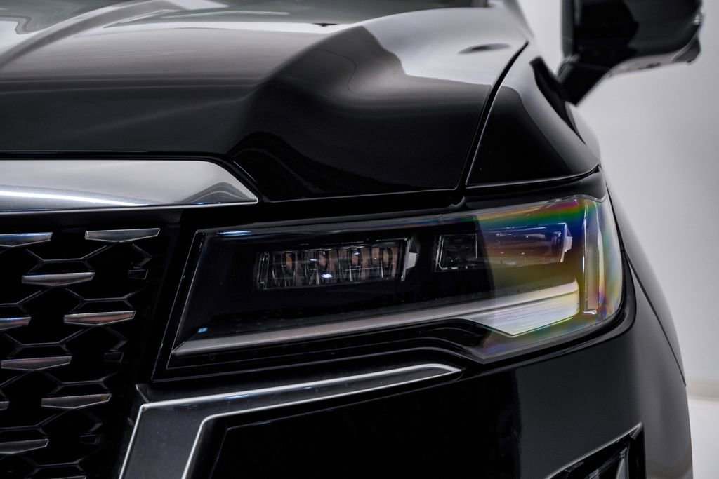 Used 2024 Cadillac Escalade Premium Luxury w/ Performance Package AWD/4WD image 7