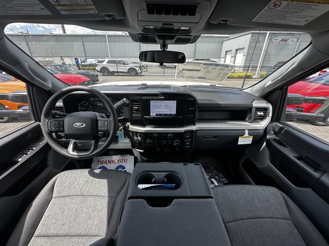 New 2026 Ford F550 4x4 Crew Cab image 3