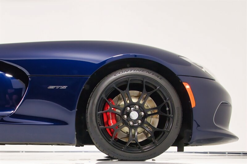 Used 2014 SRT Viper GTS w/ GTS Laguna Interior Package RWD image 15