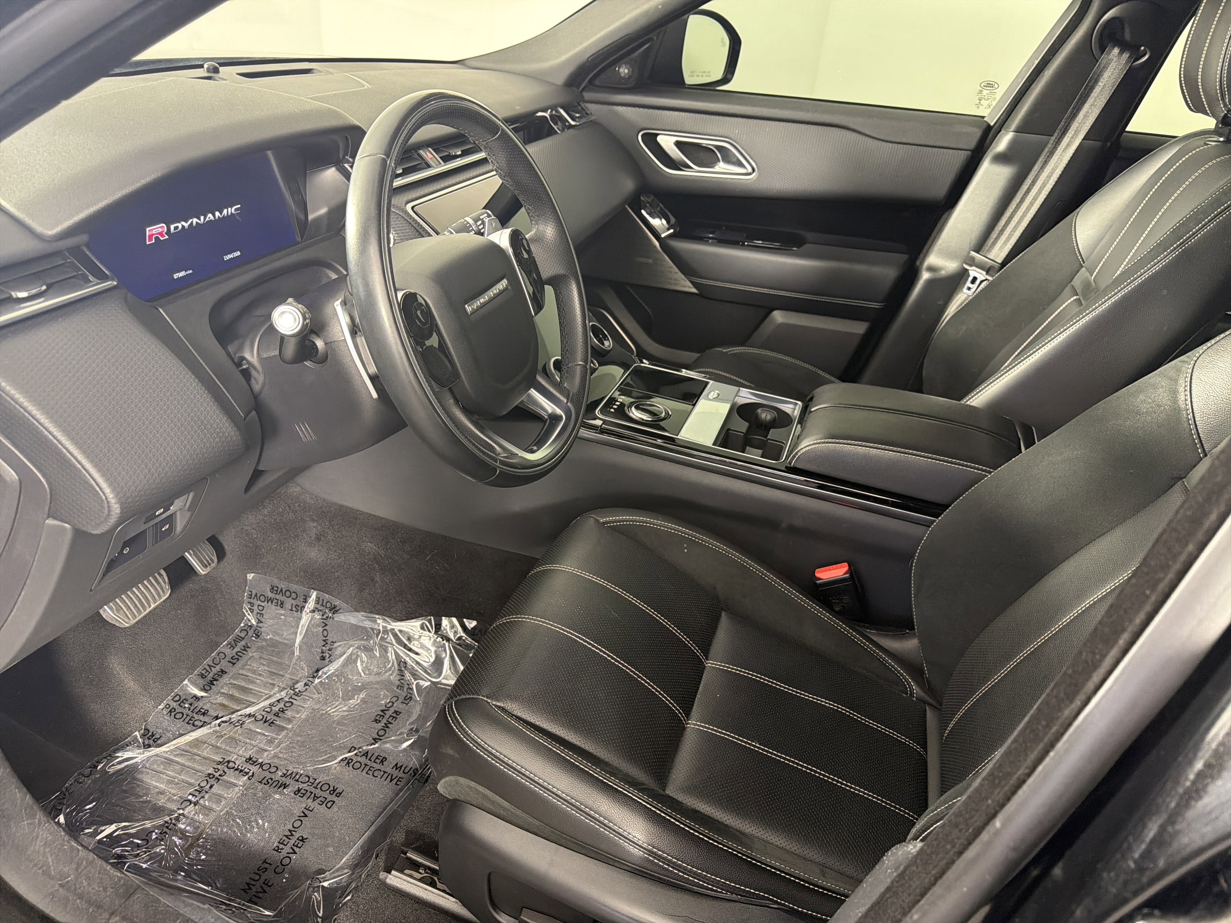 Used 2019 Land Rover Range Rover Velar R-Dynamic SE AWD/4WD image 8
