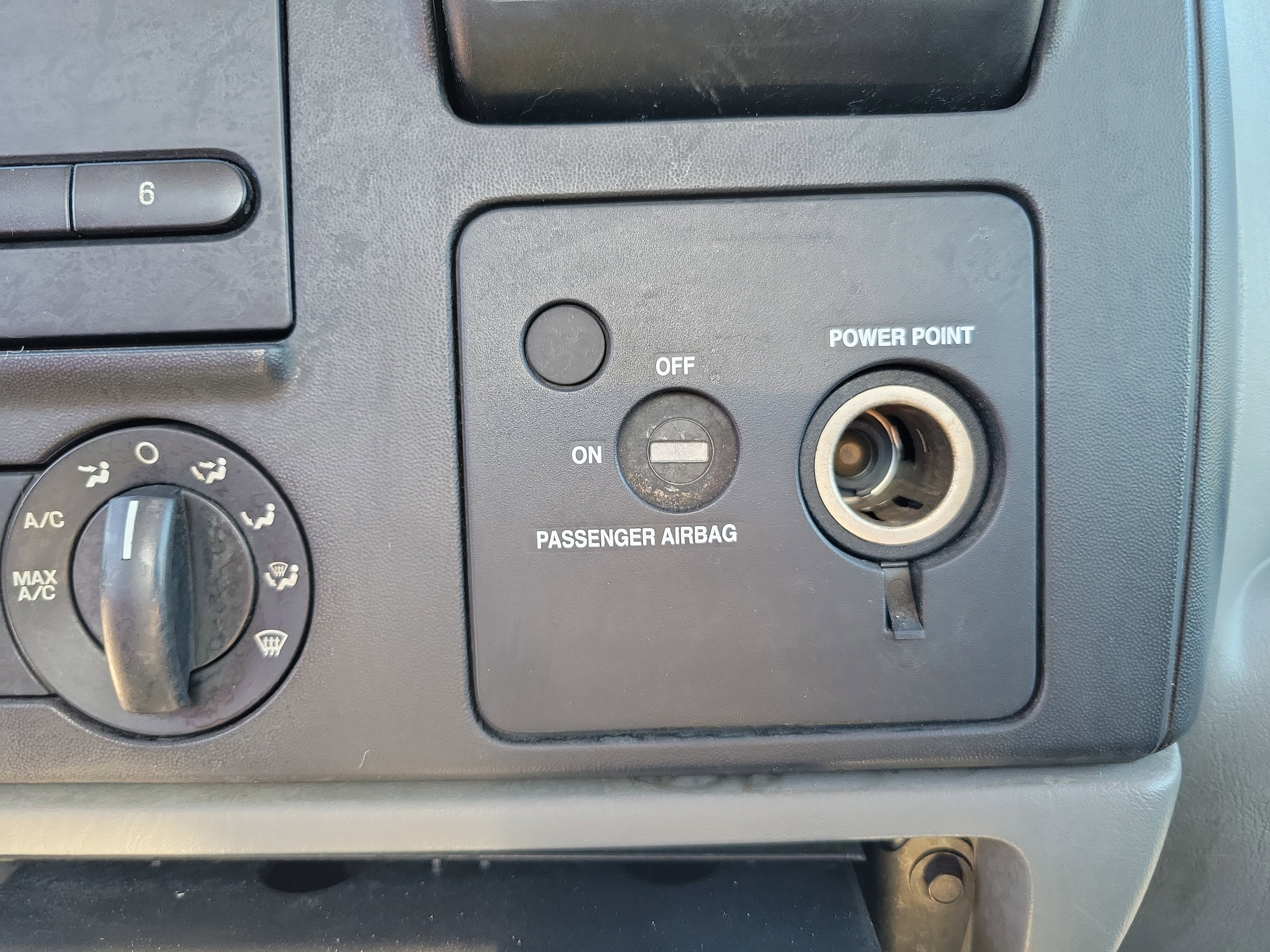 Used 2006 Ford F250 XL image 7
