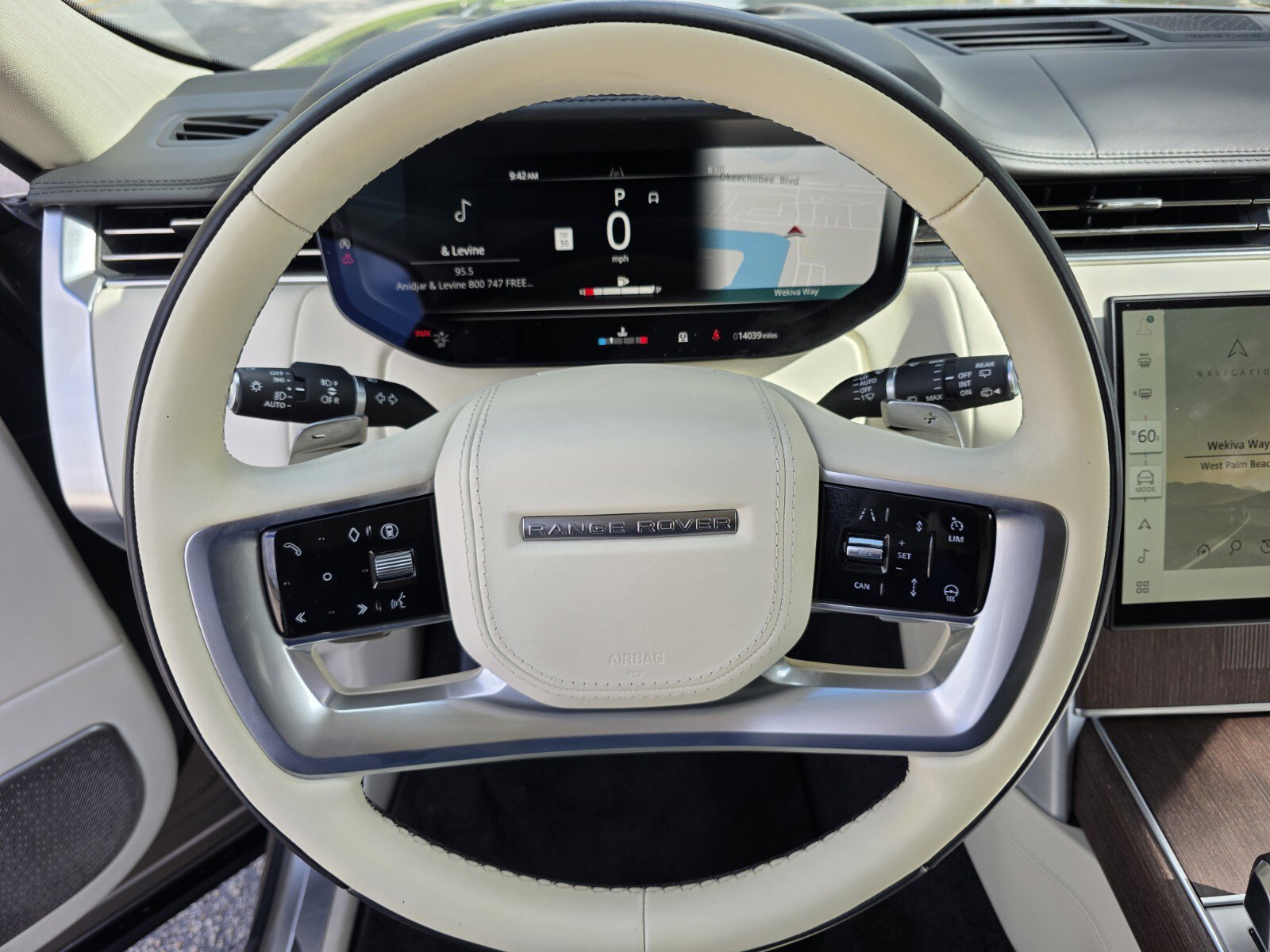 Used 2024 Land Rover Range Rover Long Wheelbase Autobiography AWD/4WD image 19