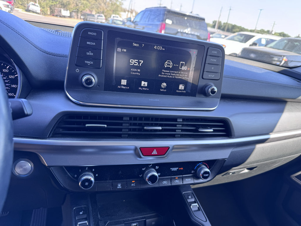 Used 2020 Kia Telluride S w/ S 8 Passenger Seating Package AWD/4WD image 13
