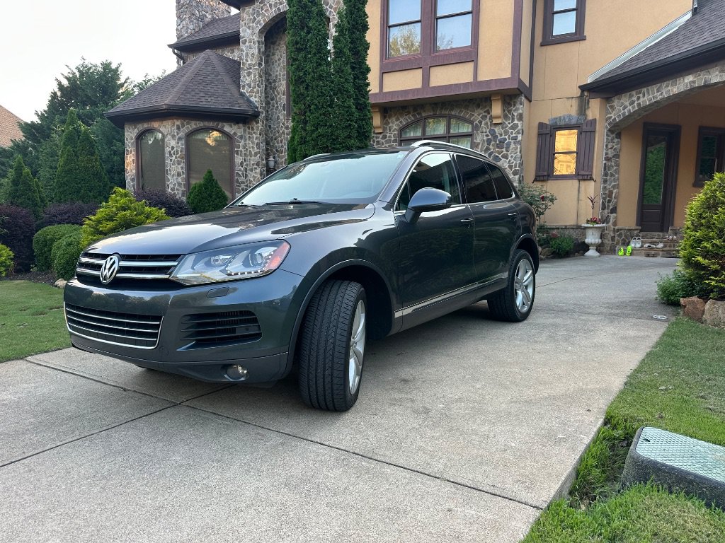 Used 2013 Volkswagen Touareg Executive AWD/4WD image 3