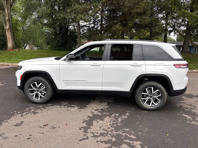 New 2027 Jeep Grand Cherokee Laredo X AWD/4WD image 6