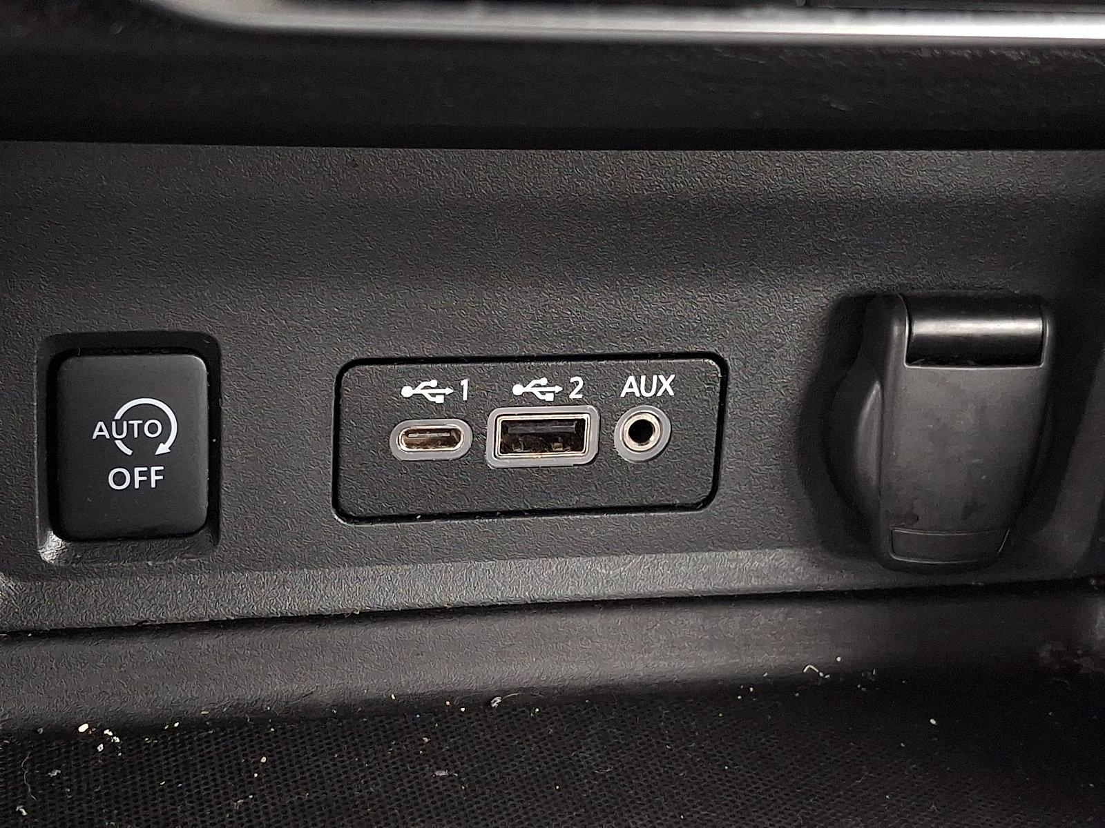 Used 2025 Nissan Sentra SR FWD image 23